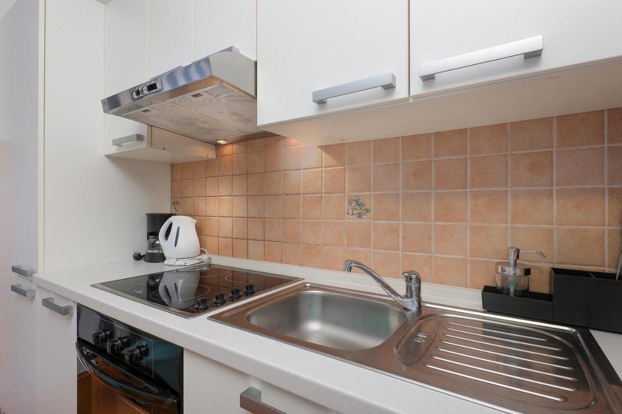 Moro Vrbnik Apartment Exterior foto